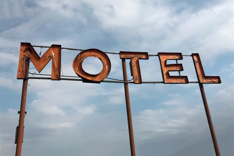 Autoridades sorprenden motel en Cali que seguía funcionando durante la cuarentena