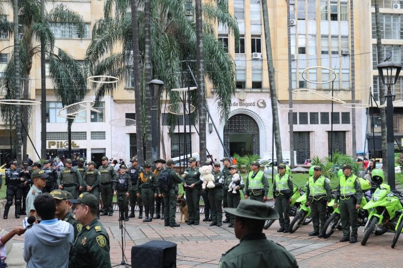 Con 6.000 policías se da inició al 'Plan Navidad' que busca garantizar seguridad en época navideña