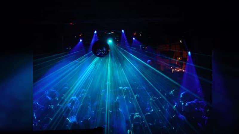 Trece discotecas de Menga suspenden su servicio como medida de prevención del Covid-19