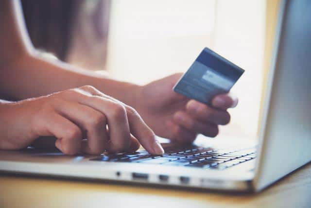 Comercio superó los 5 billones de pesos en ventas en el primer Día sin IVA, según la DIAN