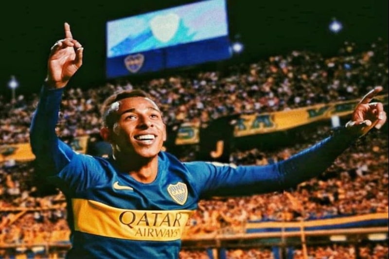 Sebastián Villa y sus escándalos ponen en duda su permanencia en Boca