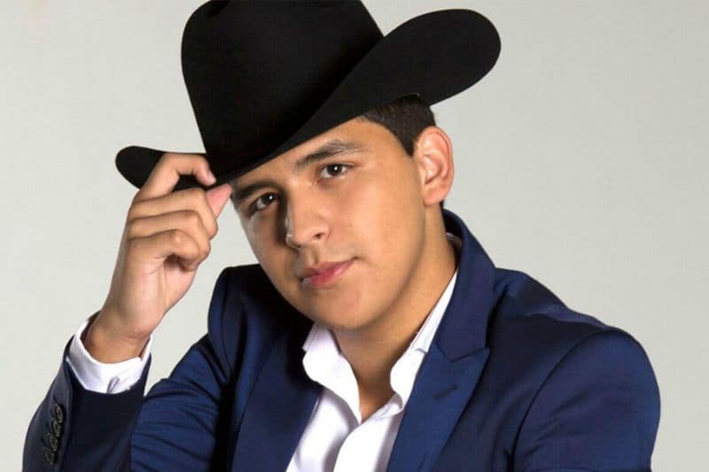 Christian Nodal está de regreso y estrena "Aquí abajo"