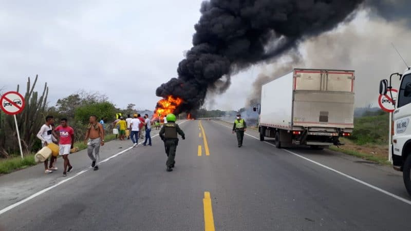 Video: explosión de camión cisterna en la costa caribe deja al menos siete muertos y 50 heridos