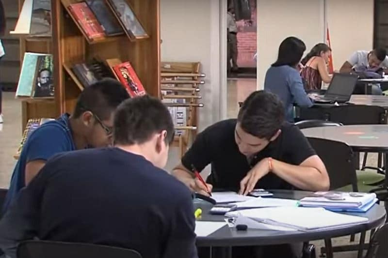 Gobierno Nacional plantea ofertar medio millón de cupos en universidades del país
