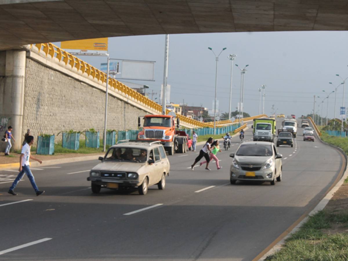 Hallan cuerpo de ciclista atropellado sobre el puente Alfonso López en Cali