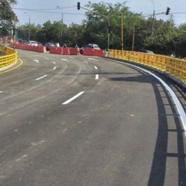 Puente de la Carrera 100 con Calle 25, otra de las 21 Megaobras que aún no está lista