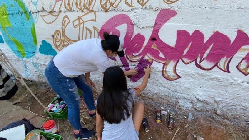 Graficalia transforma espacios de la Comuna 18 con mensajes de cultura ciudadana