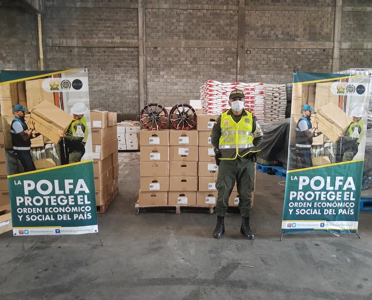 Autoridades incautan contenedor con 395 autopartes en Buenaventura