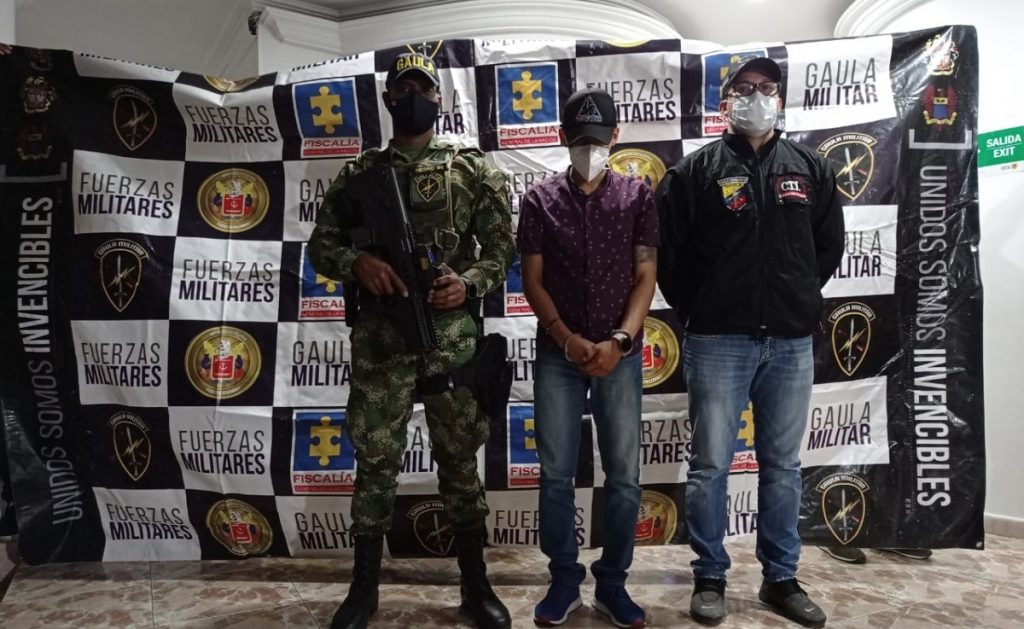 Patrullero de Policía fue capturado por extorsionar a un conocido suyo