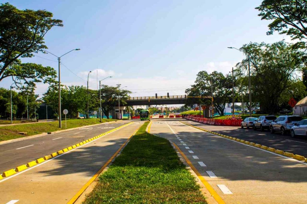 Puentes de la Carrera 100 con Calle 25 fueron habilitados tras dos años de construcción