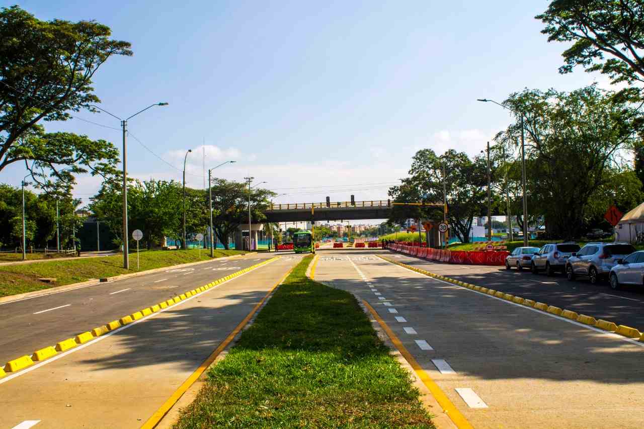 Puentes de la Carrera 100 con Calle 25 fueron habilitados tras dos años de construcción