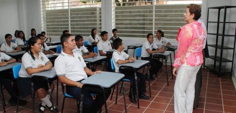 Iniciativa busca que jóvenes de zonas vulnerables de Cali aprendan inglés