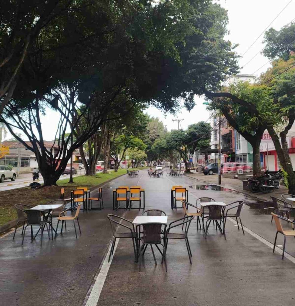 Comerciantes de Cali protestan por medidas decretadas en la ciudad