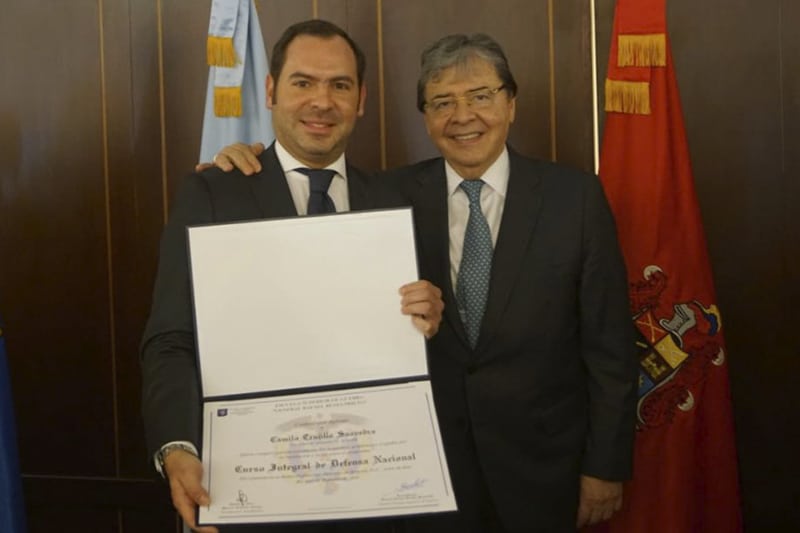 Hijo de Carlos Holmes Trujillo sería nuevo viceministro de Defensa