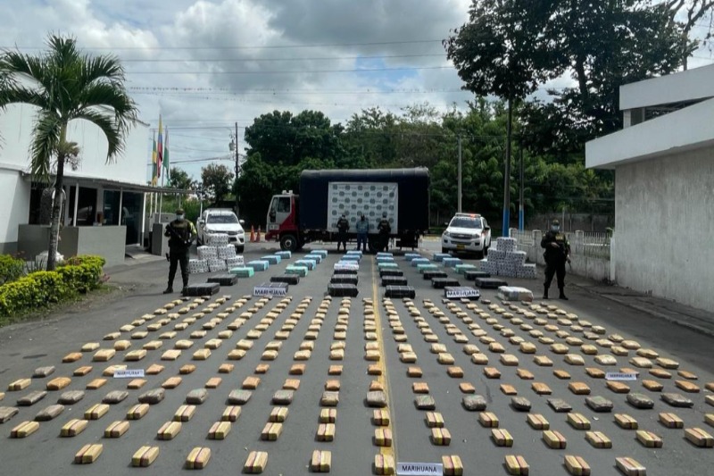 En pacas de papel higiénico trataron de transportar más de dos toneladas de marihuana