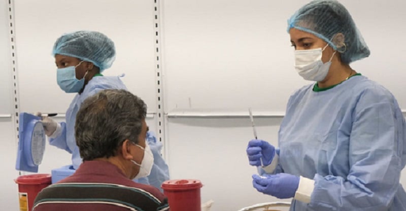 Comenzó la vacunación para personas mayores de 55 años en Cali