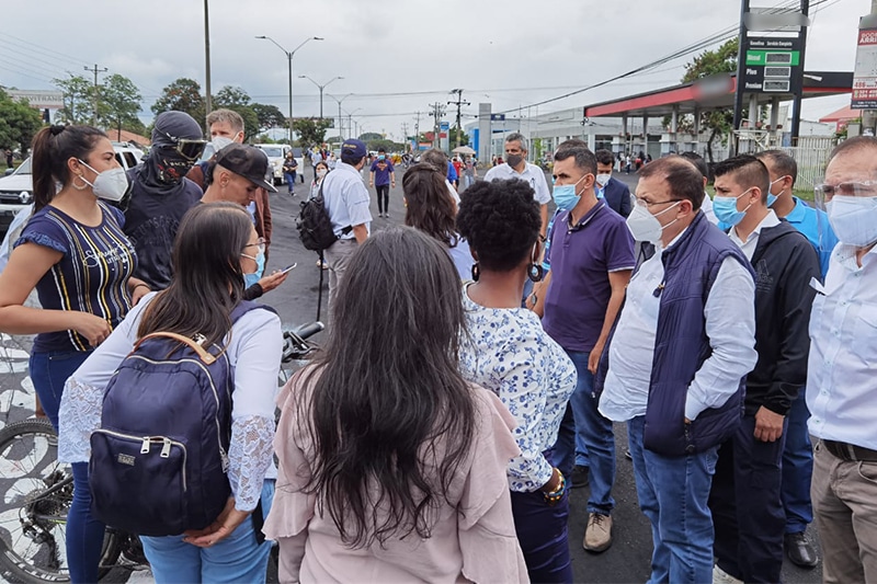 Comisión de Paz viajó a Cali junto a delegación internacional y visitarán bloqueos