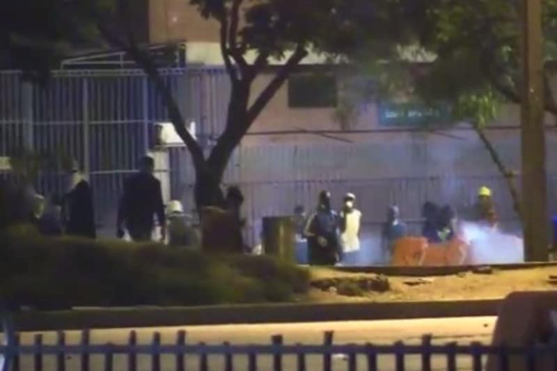 Otra noche de enfrentamientos en Calipso, dos personas resultaron muertas