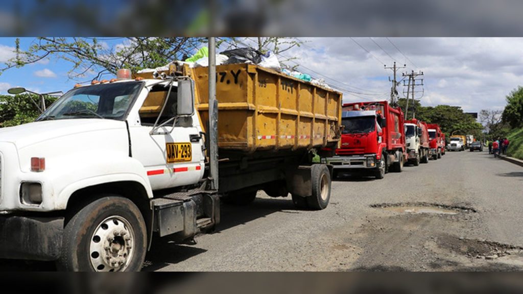 Con volquetas y carros logran el traslado de desechos al relleno sanitario