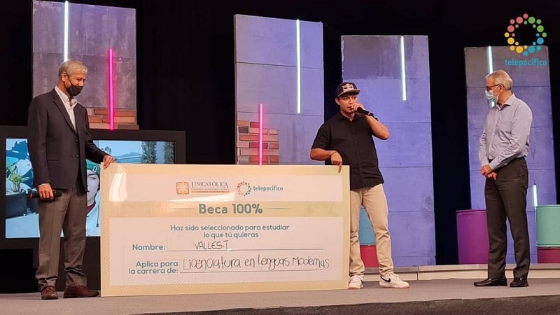 Darán beca del 100% al rapero Valles-T para estudios profesionales