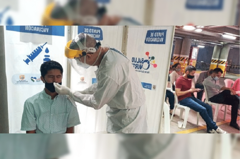 Leve disminución de contagios y muertes por Covid en la región