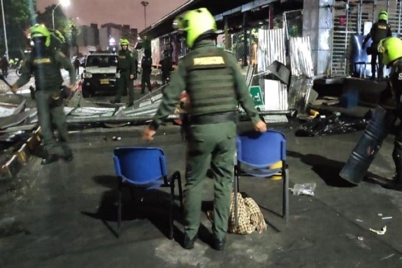 Operativo de la Policía despejó vía que comunica a Cali con Candelaria