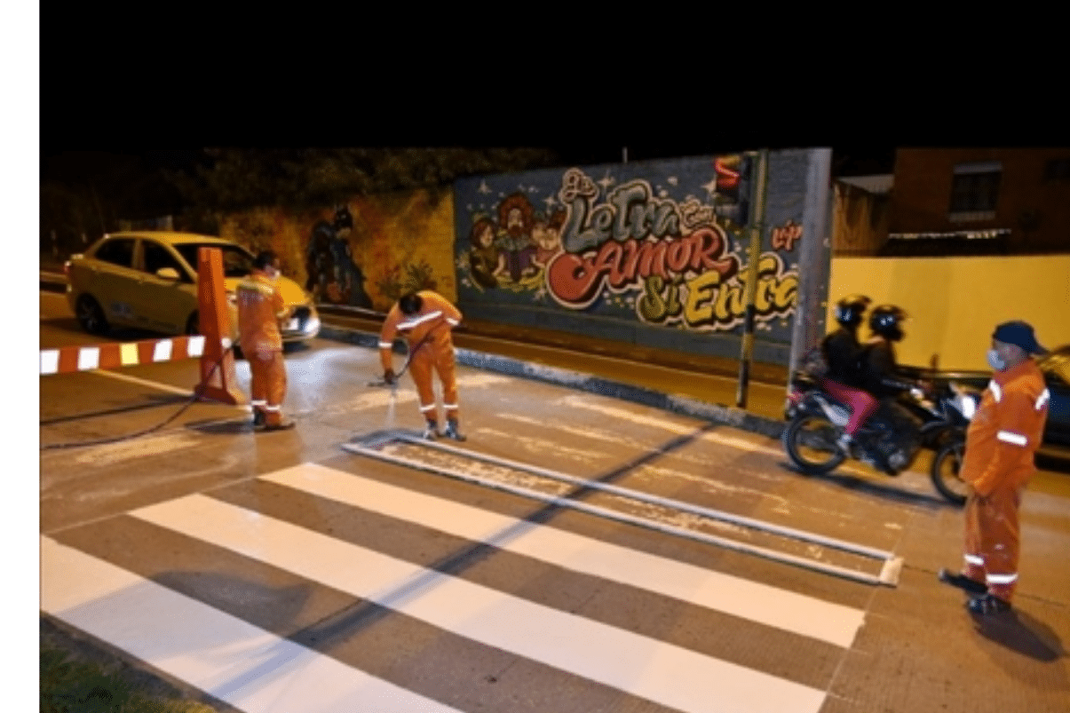 Secretaría de Movilidad demarcó más de 700 metros cuadrados en la Avenida de los Cerros