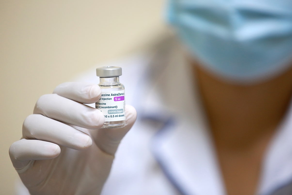 Una tercera dosis de AstraZeneca genera un refuerzo inmunológico "fuerte"