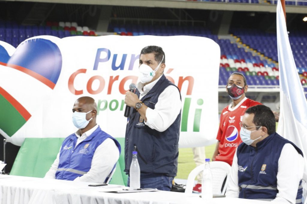 Alcalde de Cali propone al Gobierno Nacional vacunar a barristas de fútbol