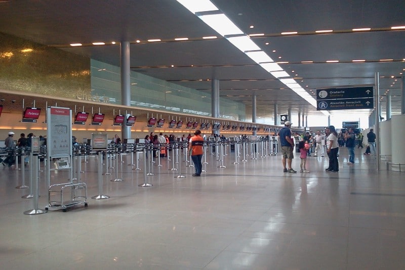 Suspenden temporalmente el ingreso de colombianos a España