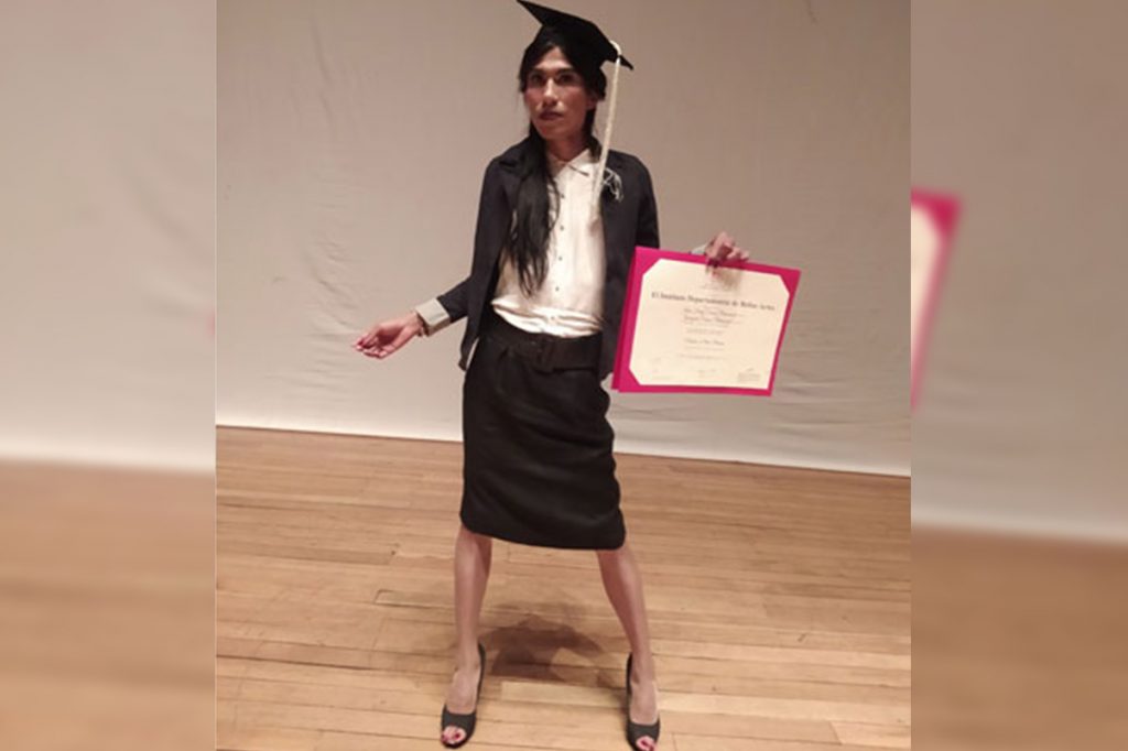 Bellas Artes Cali graduó a primer 'Maestre' en Artes Plásticas