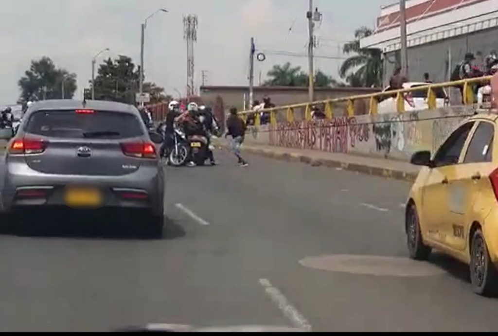 Capturadas tres personas que robaron a multitud en el Cementerio Central