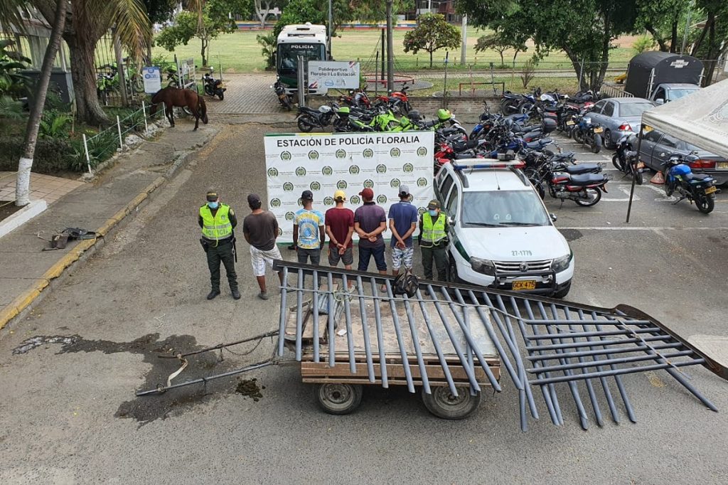 Capturan a 4 hombres por robar rejas de seguridad del Mío