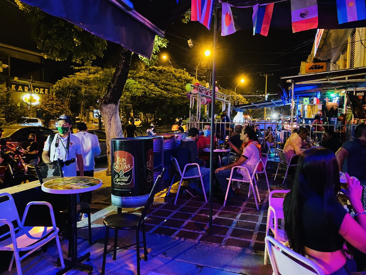 Comerciantes de zona donde se instala Calle de la Feria bloquearon la Autopista