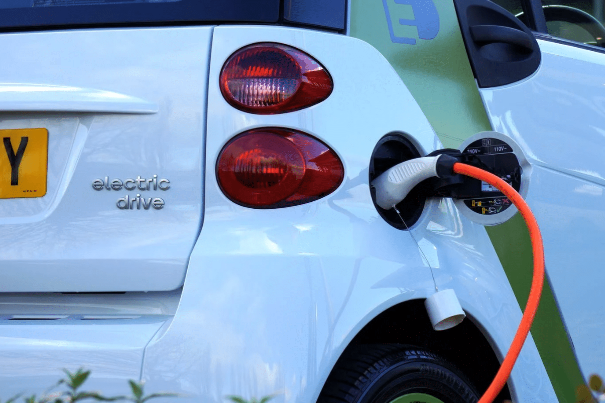 Aumentó la matrícula de vehículos eléctricos e híbridos en Colombia