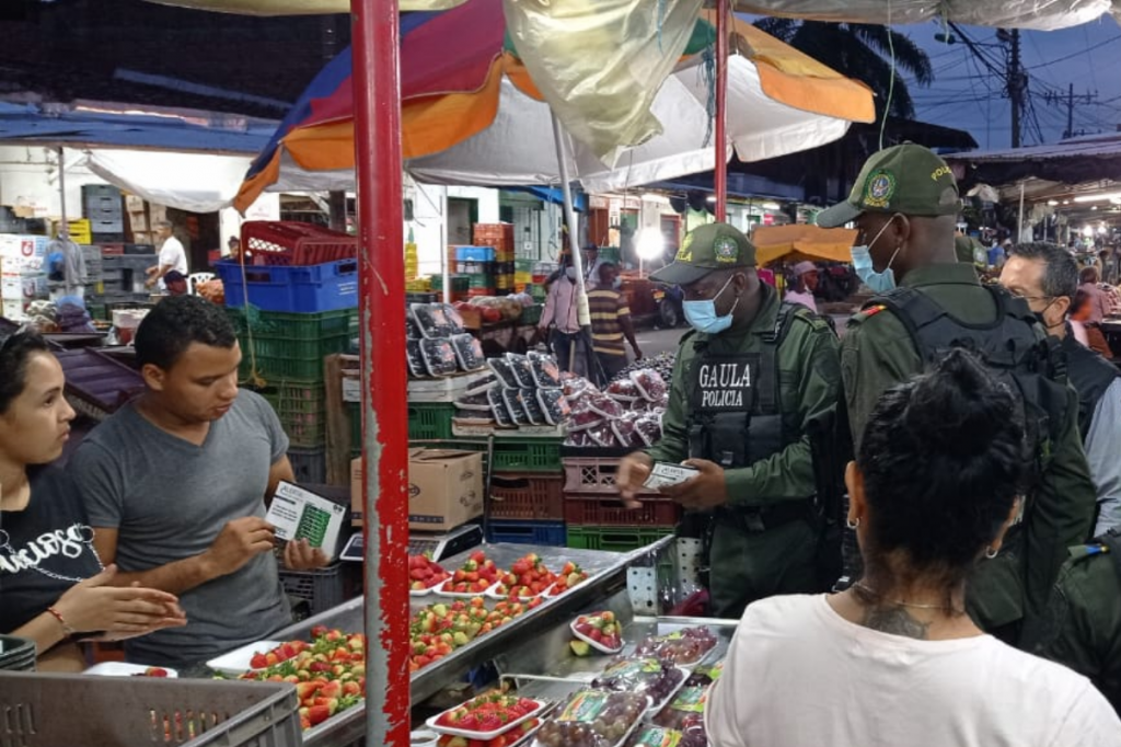 Policía de Cali se tomó la galería Santa Elena con gran operativo