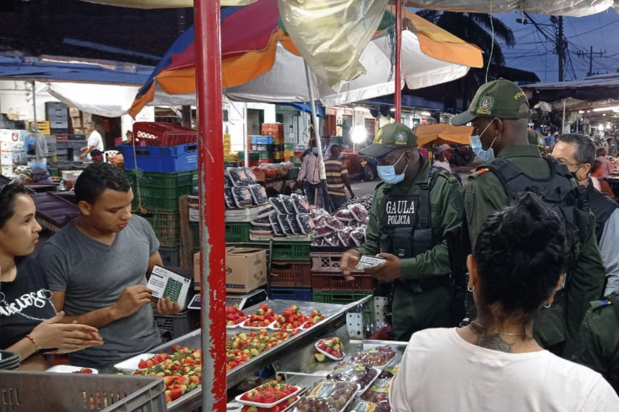 Policía de Cali se tomó la galería Santa Elena con gran operativo