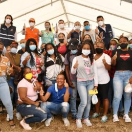 Alcaldía entregó 120 apartamentos a familias del jarillón del río Cauca