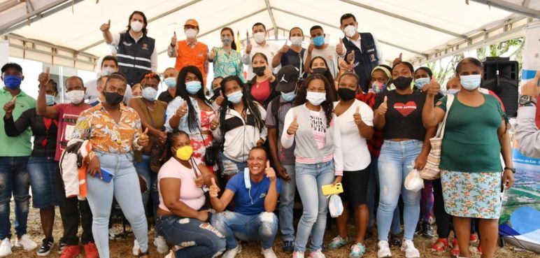 Alcaldía entregó 120 apartamentos a familias del jarillón del río Cauca
