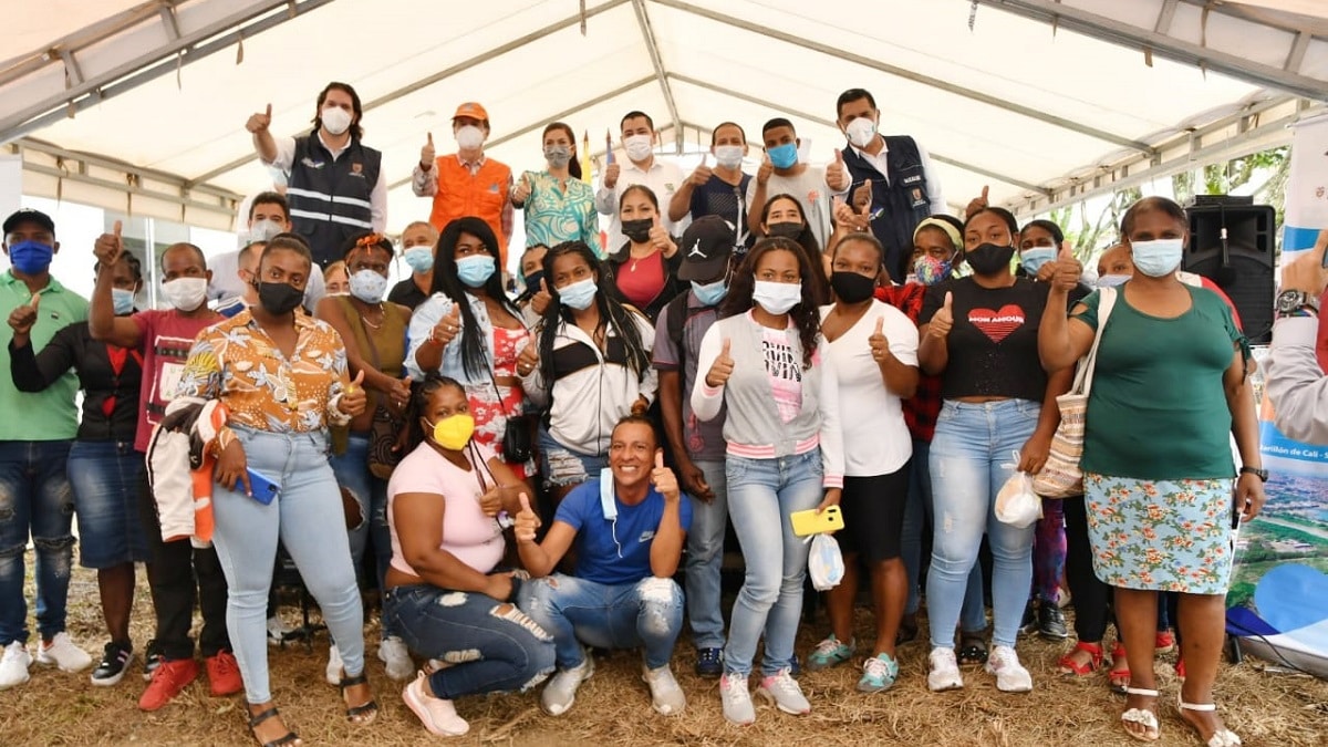Alcaldía entregó 120 apartamentos a familias del jarillón del río Cauca