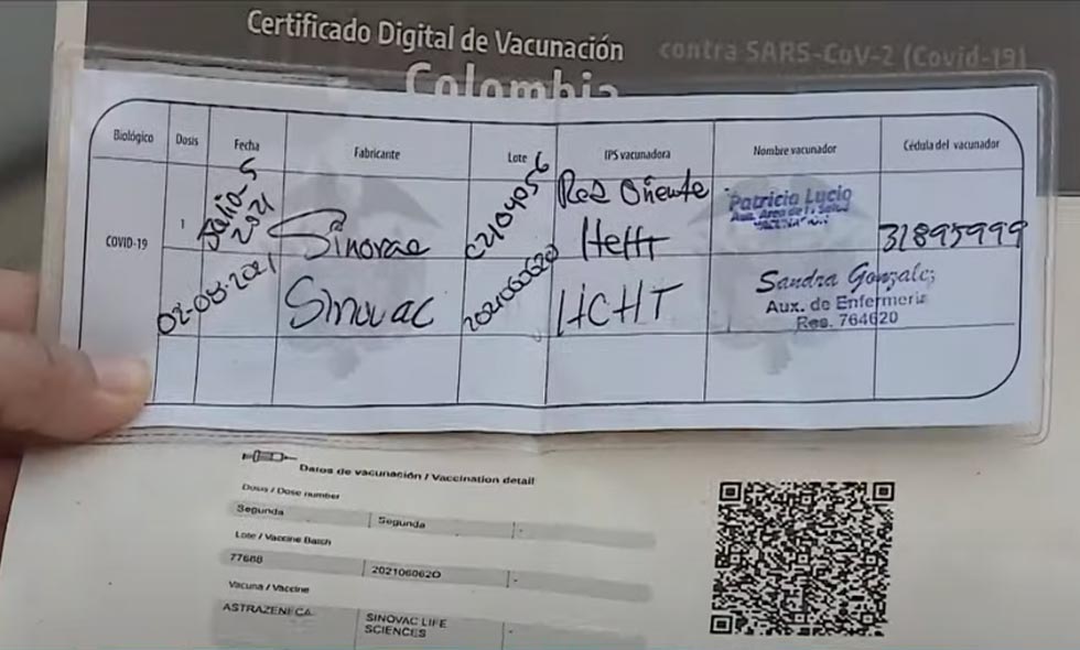 ¿Y ahora? A periodista en Cali le salió el carné digital con diferentes dosis de vacuna