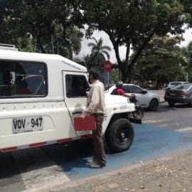 Horas de espera por transporte urbano en La Flora