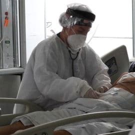 Colombia cumple un mes con menos de 50 fallecidos diarios por coronavirus