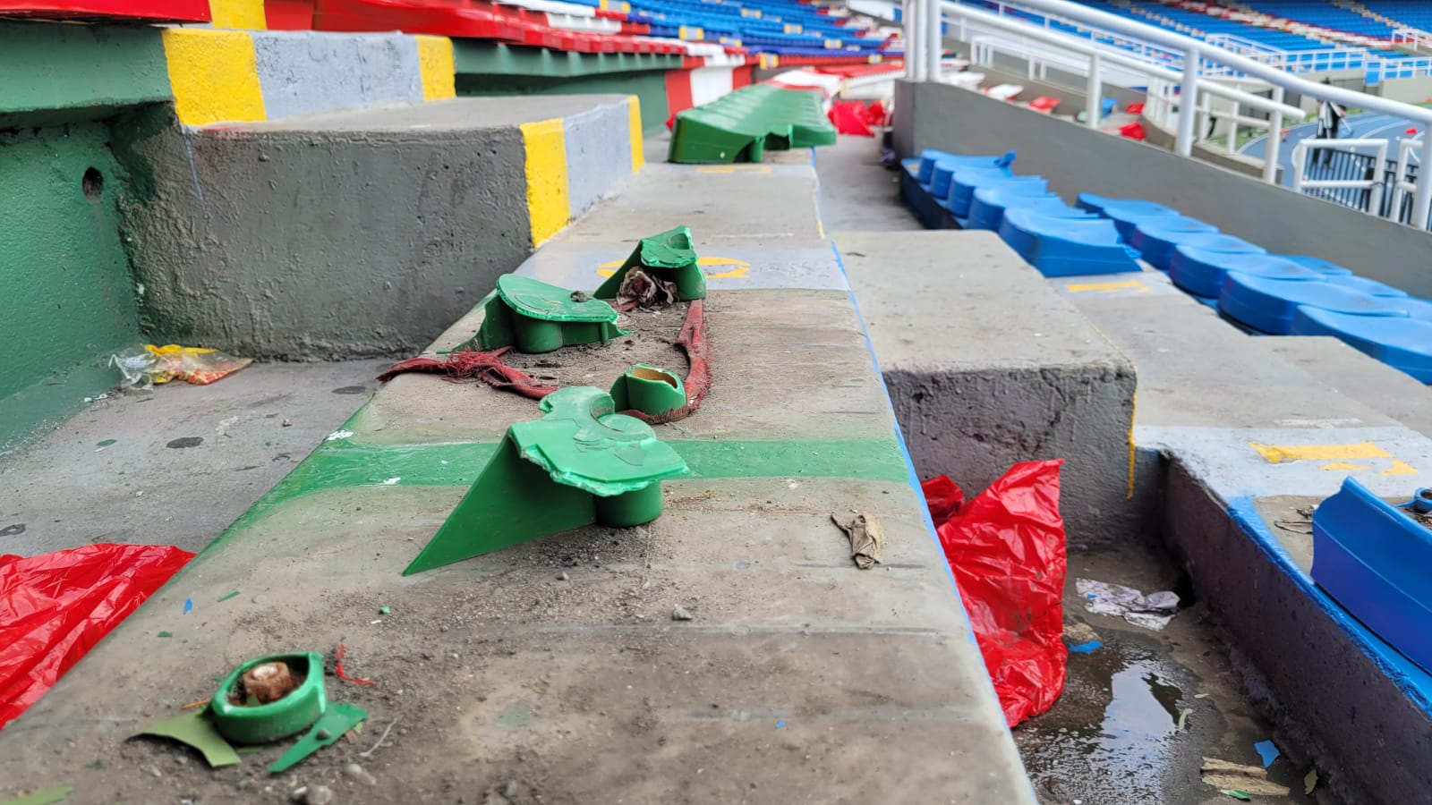 Tribuna sur cerrada por el resto de la temporada y otras sanciones tras desmanes