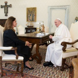 Marta Lucía Ramírez habló con el Papa y la monja Gloria Narváez en el Vaticano