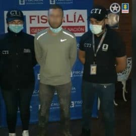 Expolicía fue pedido en extradición a EEUU por agredir a su pareja en Texas