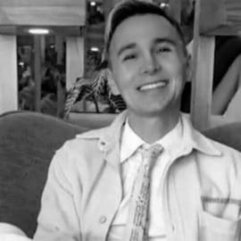 Hallan muerto al reconocido estilista Mauricio Leal junto a su madre
