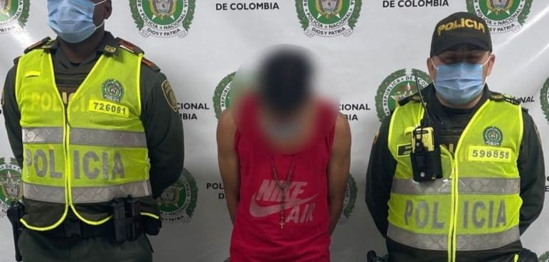 Un capturado y un menor aprehendido por el delito de porte ilegal de armas de fuego