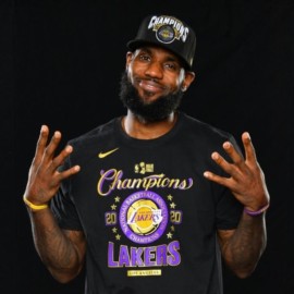 Luego de 19 años de carrera, LeBron James recibe su primera sanción
