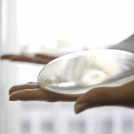 Cae banda que transportaba droga líquida en senos y muslos de mujeres